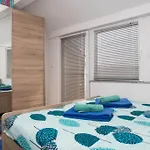 In With Sea View, Terrace, Air Conditioning, Wifi 4628-55 크리크베니카