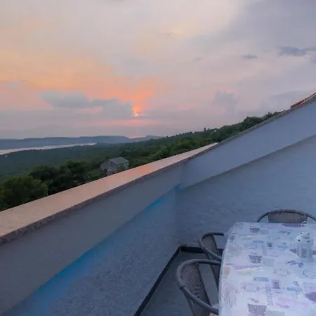 In With Sea View, Terrace, Air Conditioning, Wifi 4628-55 Apartment *